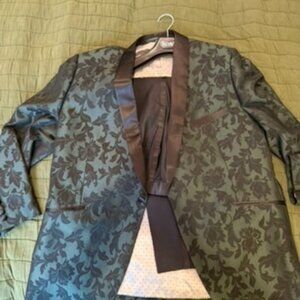 Custom Jacquard Hunter Green Tuxedo